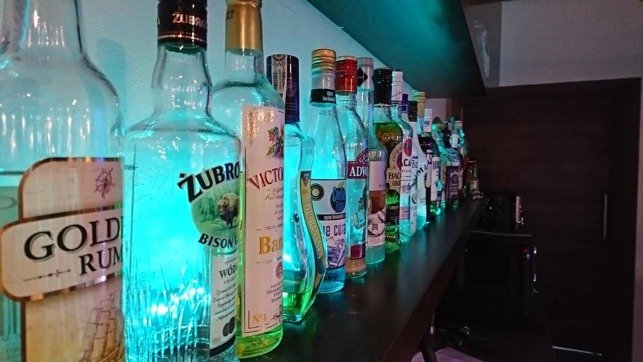 Aparthotel Restauracja Ibiza Ludwikowice Kłodzkie Esterno foto