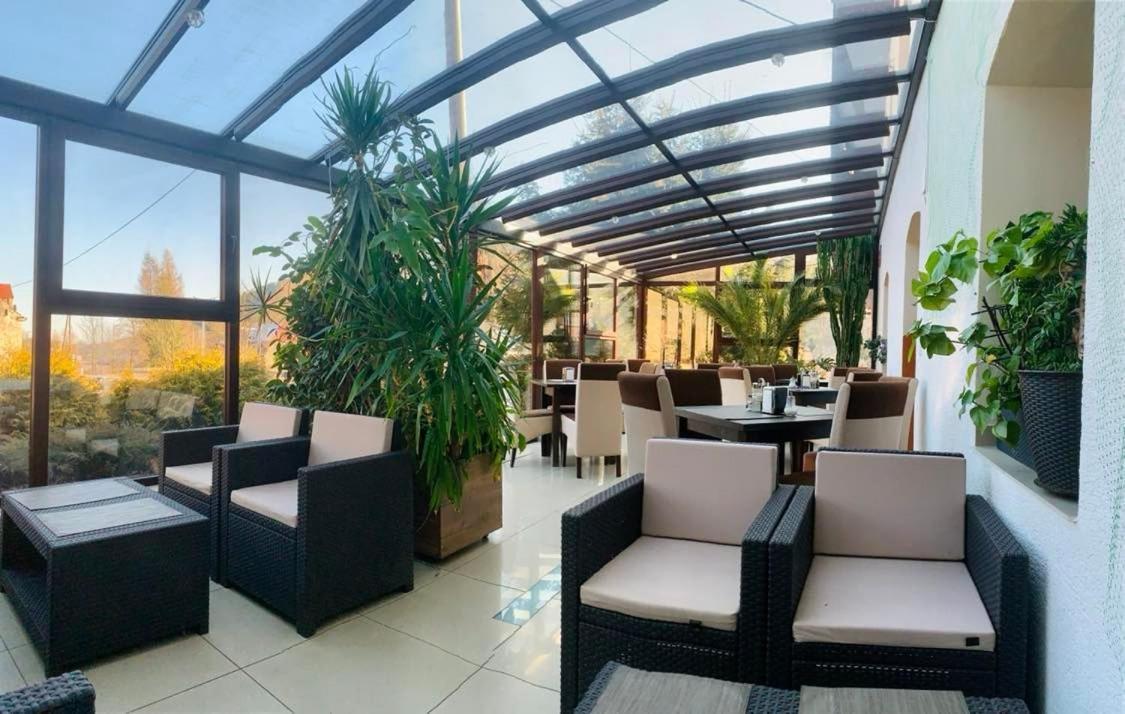 Aparthotel Restauracja Ibiza Ludwikowice Kłodzkie Esterno foto
