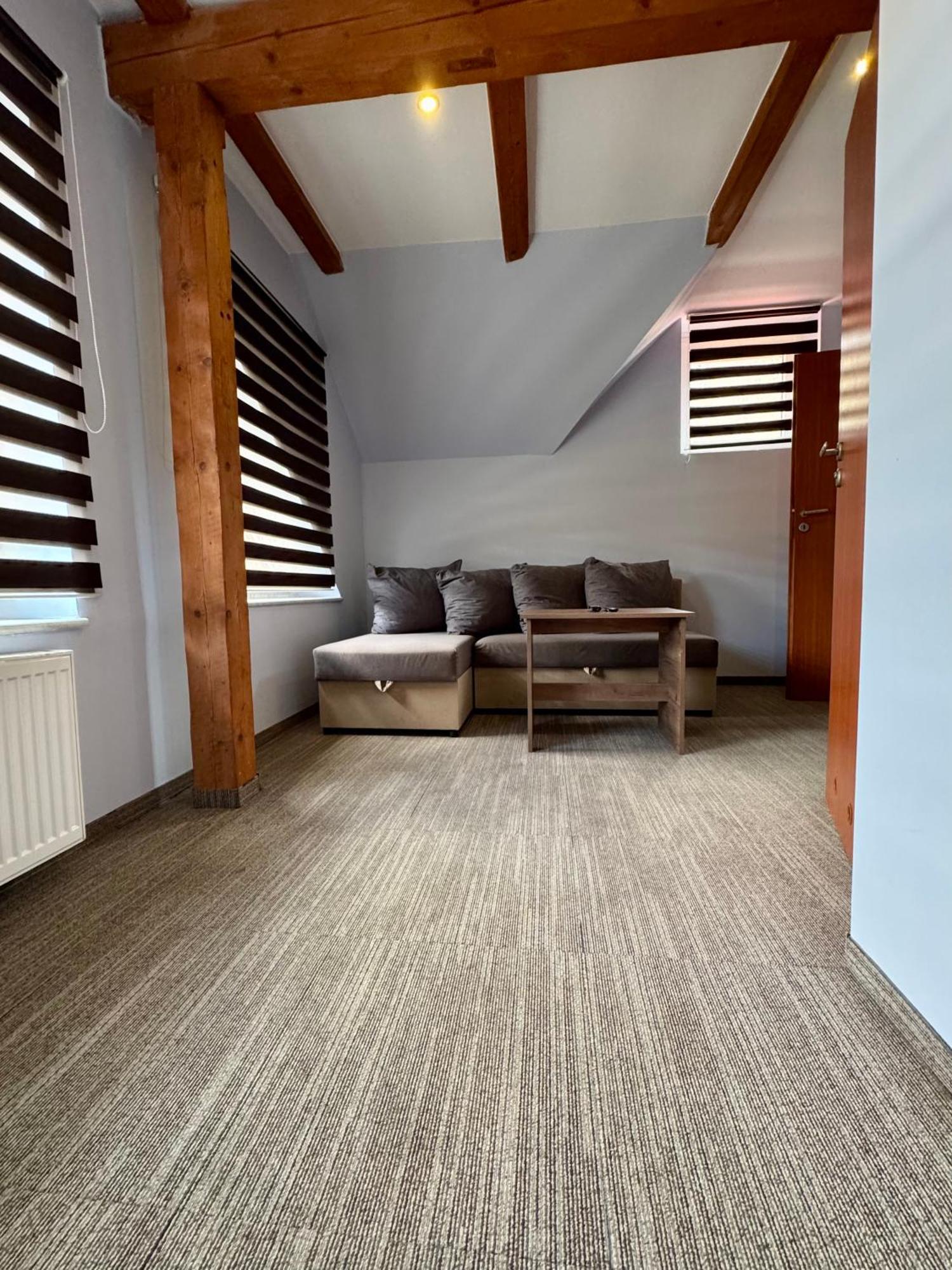 Aparthotel Restauracja Ibiza Ludwikowice Kłodzkie Esterno foto