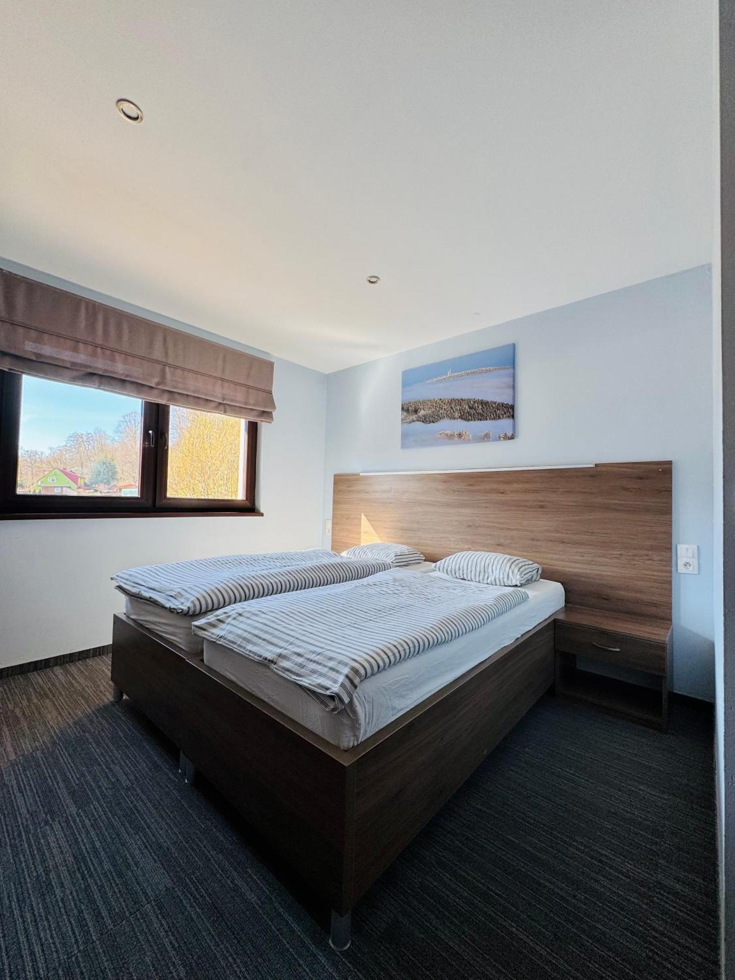 Aparthotel Restauracja Ibiza Ludwikowice Kłodzkie Esterno foto